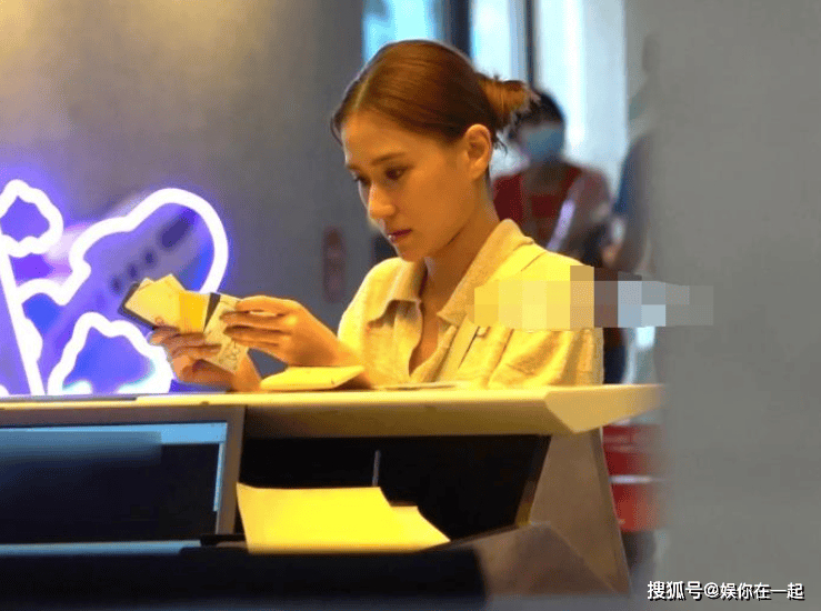 照暗藏玄机背后涉及赌王家族百年布局新葡京娱乐独家深扒！何超莲葡萄牙护(图4)